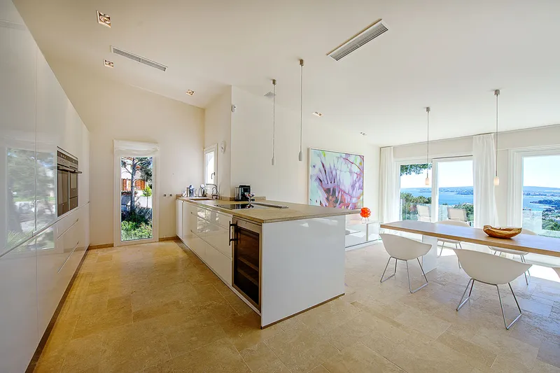 Elegant villa with 5 bedrooms for rent — photo 4
