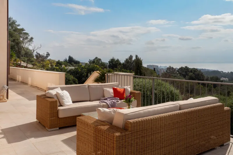 Five-bedroom coastal villa with rental licence in Genova — photo 6