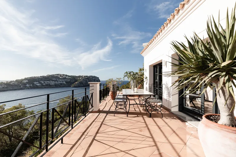 Impressive villa with lots of potential, pool and fantastic sea and harbor views in Port d'Andratx — photo 2
