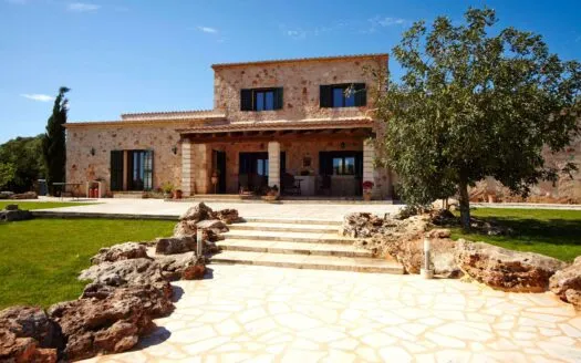 Finca in Es Llombards – with ETV license and 14,100 m² plot — photo 3