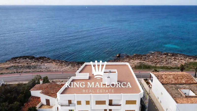 Seafront Apartment with 4 Bedrooms, 1 Bathroom (Possibility of 2), Terrace, Rooftop, 123 m² – Sa Ràpita, Mallorca — photo 12