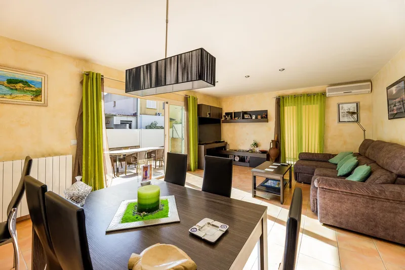 Semi-detached house — photo 2