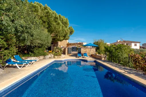Arta, traditional Mallorcan finca in the village of Arta with pool, picturesque garden and ample privacy - for rent from November to June — photo 1