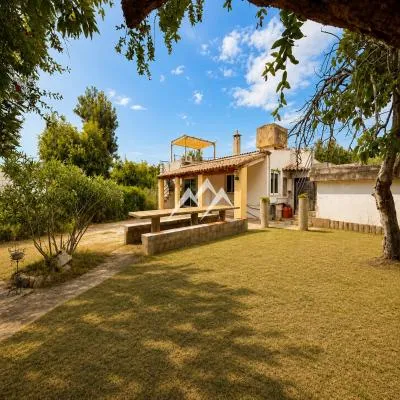 Rustic finca in Esporles with dwelling, spacious annexes and views of the Tramuntana — photo 1