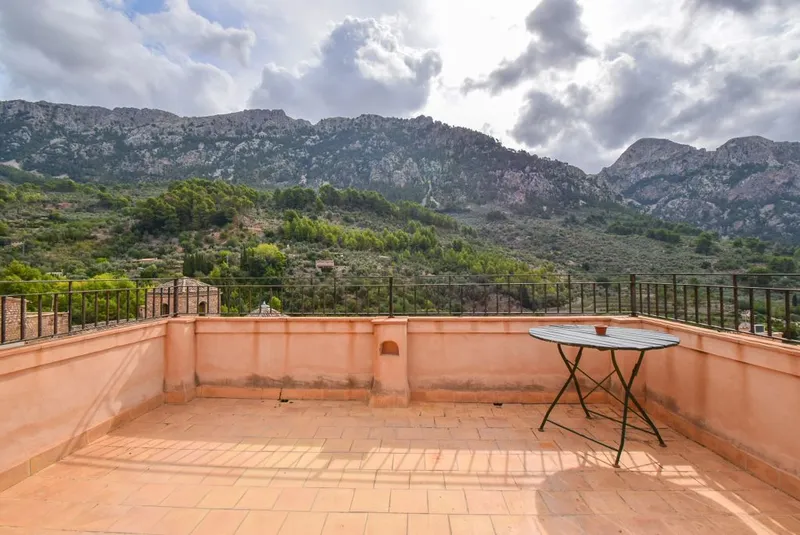 Typical Mallorcan house with a terrace and unbeatable views in the heart of Fornalutx — photo 2