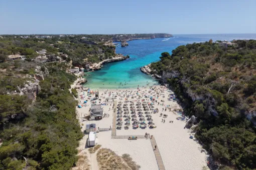 Cala Llombards, Detached House with Garage and Pool Just a Few Meters from Cala Llombards Beach — photo 1