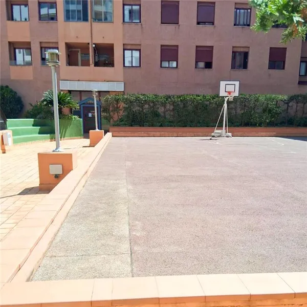 Apartment in a residential complex with a communal pool, — photo 8