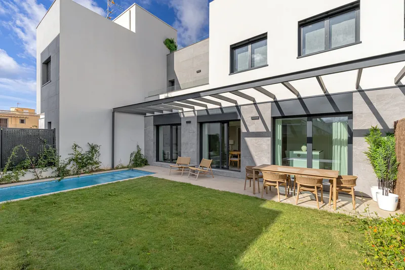 New build in Playa de Palma - terraced house with private pool and own roof terrace — photo 8
