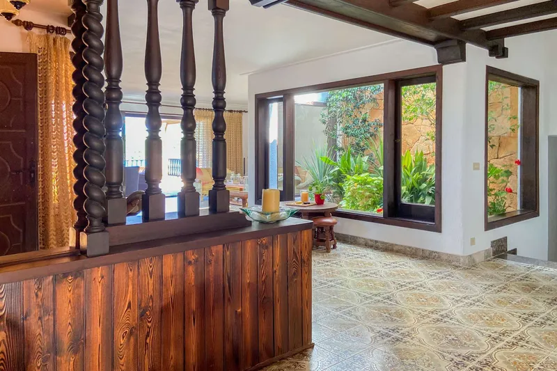 Unique Mallorcan vintage villa with breathtaking sea views and great potential — photo 4