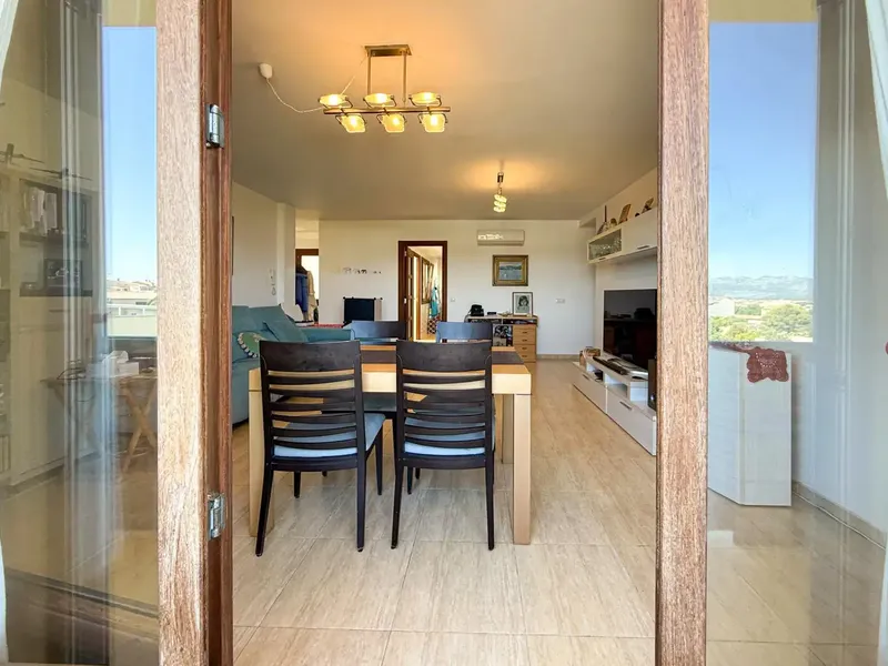 Discover this magnificent apartment on the second floor of a building without a lift, notable for its semi-new condition — photo 5