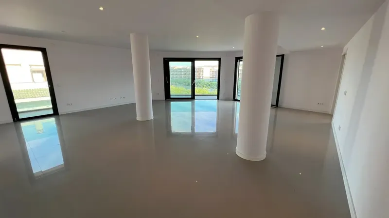 Luxury penthouse in the heart of Puerto de Alcudia, just 150m from the beach and a step away from all services such as pharmacies, restaurants — photo 2