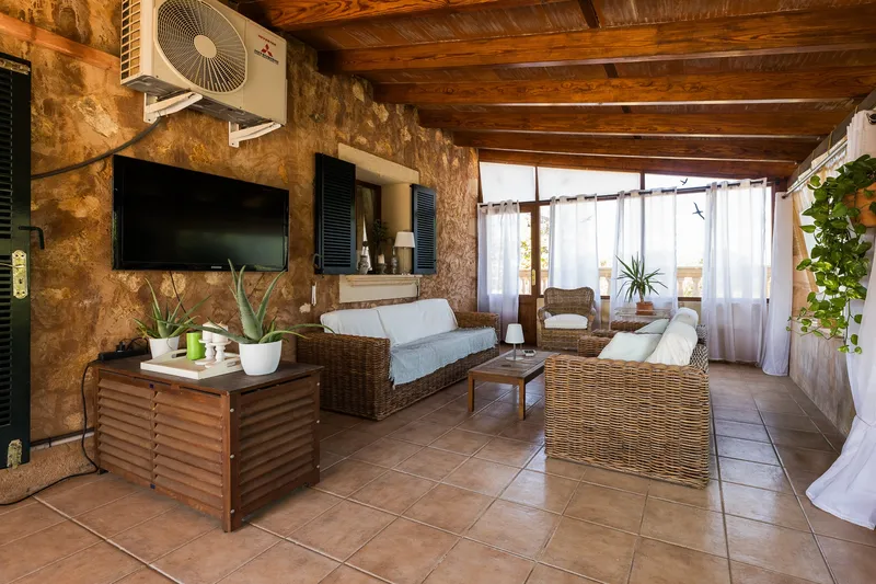 Spacious finca with 6 bedrooms, large garden, pool and generous cellar — photo 10