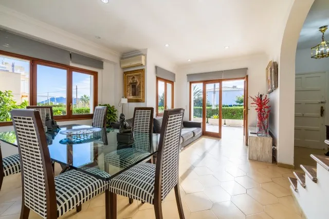 Semi-detached villa with community pool for sale in Puerto Pollensa, Mallorca — photo 8