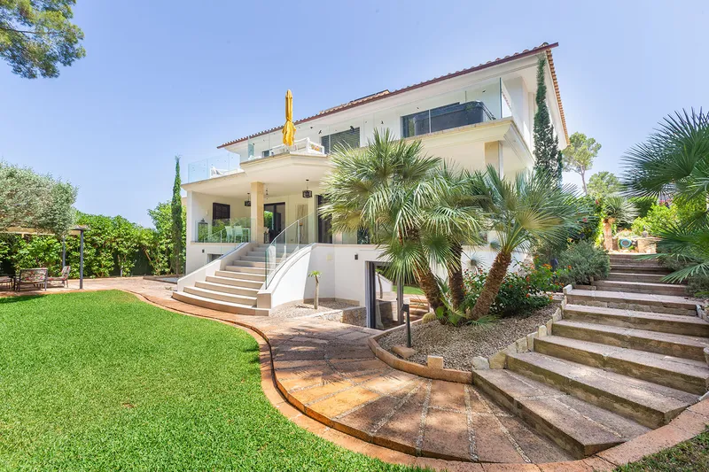 Exclusive villa with the highest living comfort and Mediterranean flair — photo 4