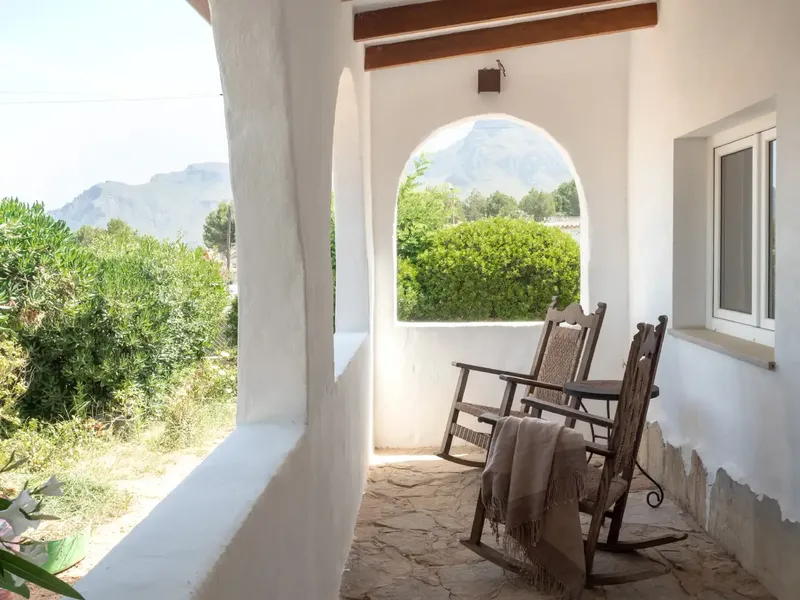 In the cozy village of Betlem, situated at the foot of the mountain and a stone's throw from the sea, this house is for sale. — photo 5