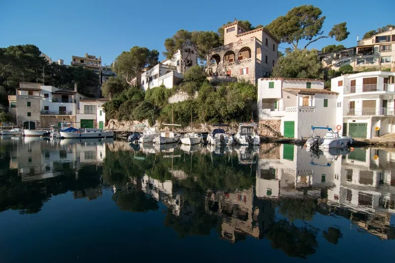 Plot of approximately 415m2 in the beautiful town of Cala Figuera — photo 1