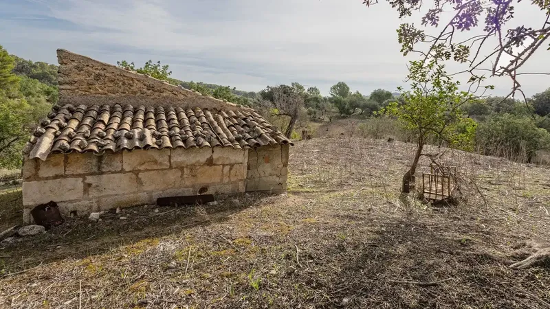 Nestled in the picturesque hill landscape of the Serra de Tramuntana, this 16,000 m2 finca is located near the village — photo 6