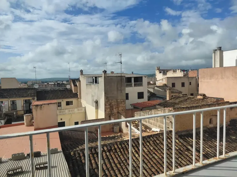 If you are looking for a smart investment or a solution for two families who want to live together but with total independence, this property — photo 4
