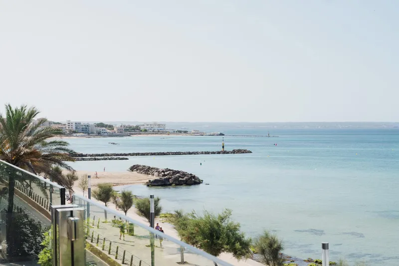 Frontline penthouse with large rooftop terrace in El Molinar, Palma — photo 12