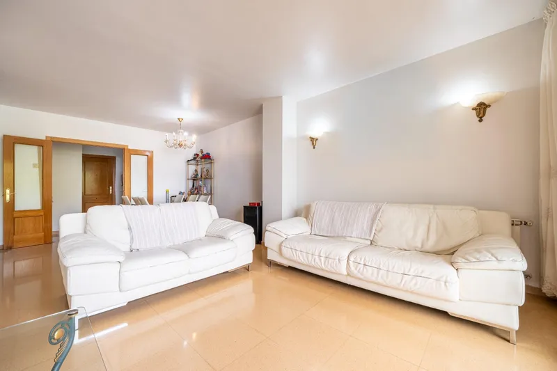 Four-bedroom flat with balcony and communal pool in Son Fuster Nou, Palma — photo 7