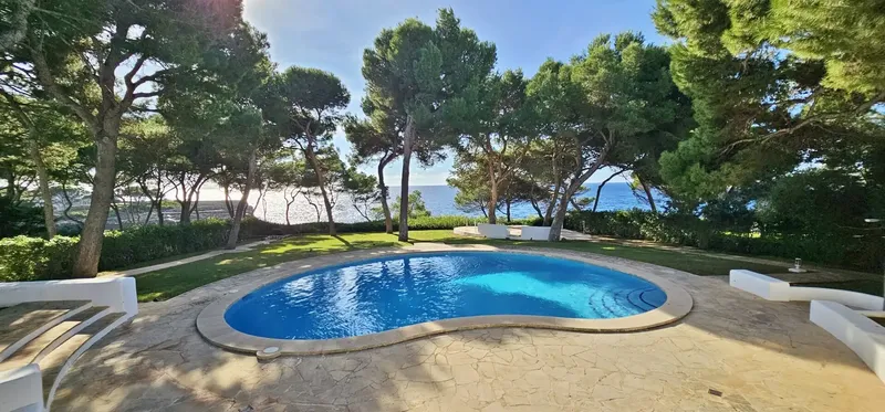 Exceptional first-line villa in Porto Petro with direct access to the sea in an unbeatable location, just a 15-minute walk from — photo 9