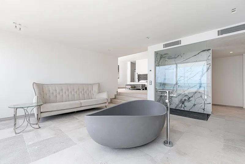 Exceptional seafront luxury property with direct sea access — photo 10