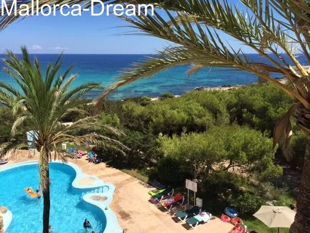 Cala Millor: A beautiful, fully furnished apartment on the beachfront in Cala Millor — photo 1