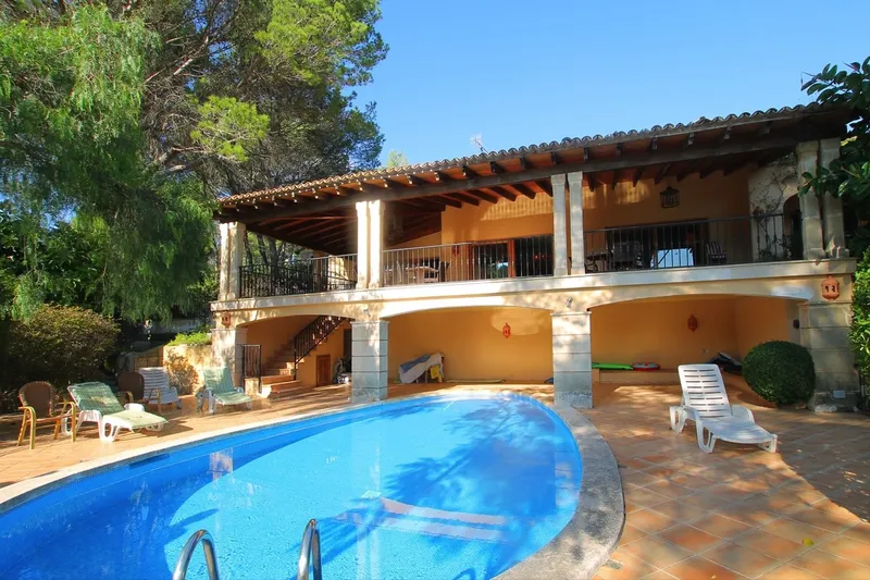 Mediterranean villa on large plot with pool and golf views in top location in Son Vida — photo 3