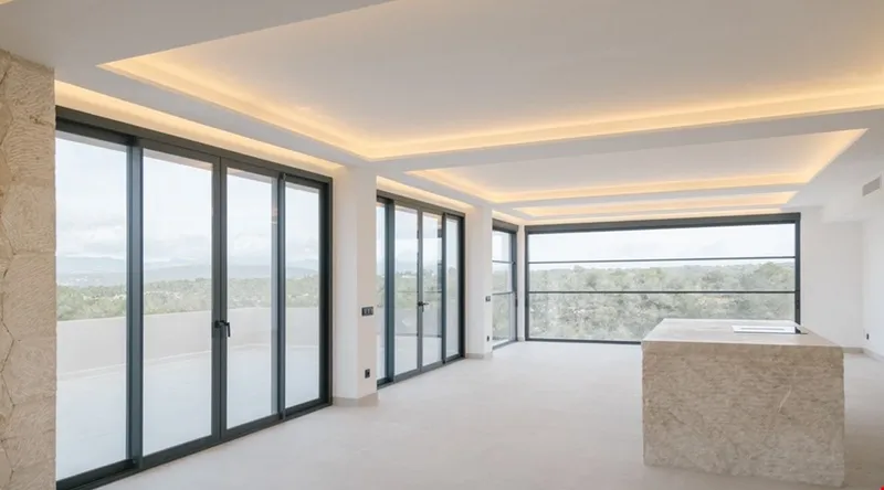 Contemporary three-bedroom designer villa with infinity pool in Palma — photo 3