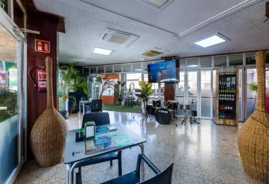 Golden Opportunity in El Arenal! Transfer of Hospitality Premises with Great History and Excellent Location — photo 5