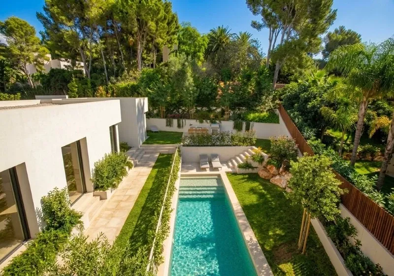 Modern villa in Portals Nous: Sophisticated living in a coveted elevated location — photo 1