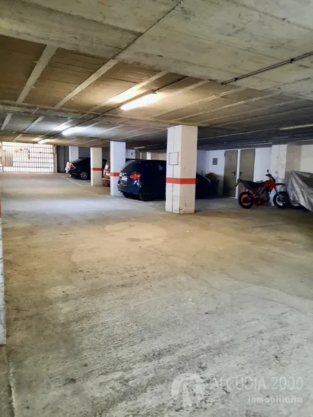 Garage — photo 1