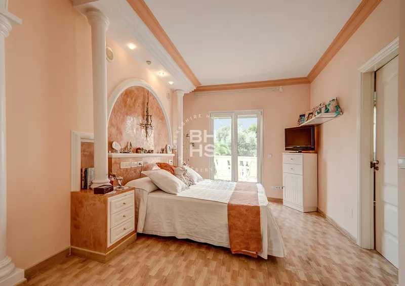 Villa for sale in Palmanova — photo 9