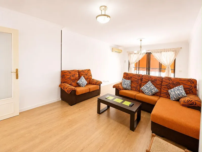 Spacious and bright flat with lift, balcony and storage room in the Vivero area — photo 2