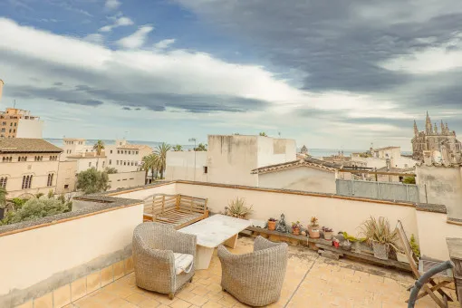 Palma de Mallorca Old Town, Historic Old Town Gem near Calatrava with Rooftop Terrace & Sea Views — photo 6