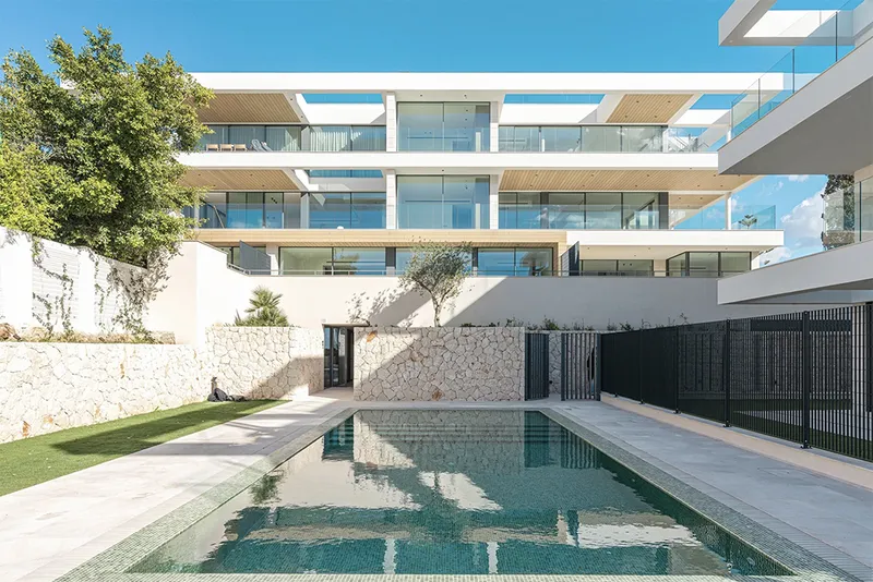 Exclusive penthouse with panoramic sea views in Cala Mayor — photo 3