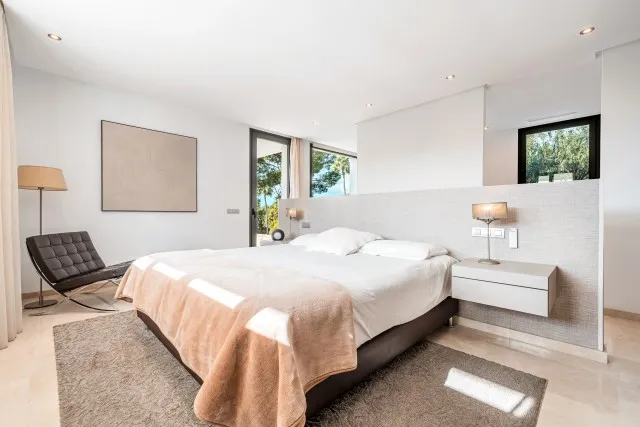Contemporary sea view villa for sale in Santa Ponsa, southwest Mallorca — photo 9