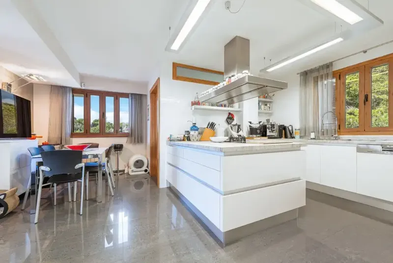 We are pleased to present this exceptional penthouse with stunning sea views, located in one of the most prestigious areas of Mallorca, Ca — photo 7