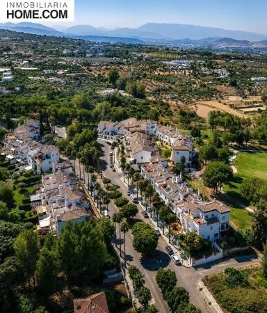 Terraced house - Alhaurín de la Torre (Buenavista-Lauro Golf) — photo 2