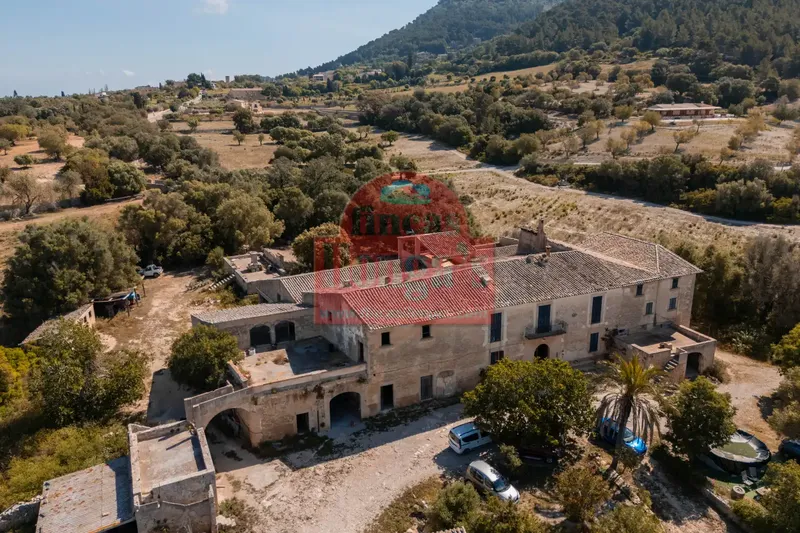 In the heart of the municipality of Algaida stands this emblematic 16th-century Mallorcan possession, considered a heritage of the — photo 5