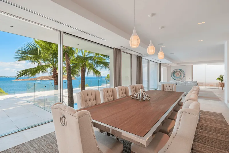 Elegant Seafront Villa in Cala Vinyas — photo 4