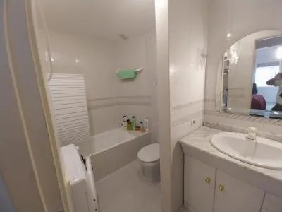 Apartment in Calvià (Costa de la Calma) with 42.5 m², 1 room, 1 bathroom, 50 m to the sea, lift, pool — photo 11