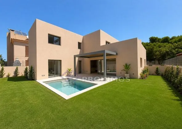 Detached house in Calle de l'Iris, Cala Bona — photo 1