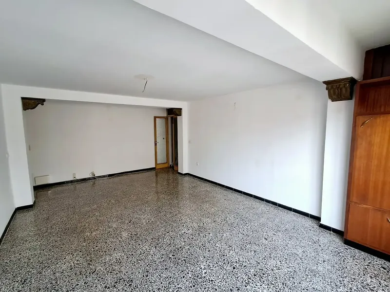 AMPLIO PISO EN ZONA SANTA CATALINA — photo 3