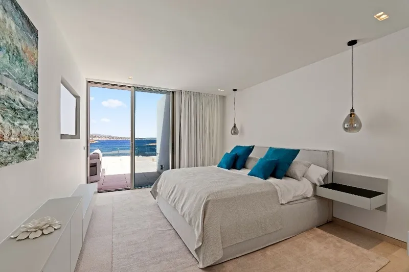 Exquisitely renovated frontline designer villa in Cala Vinyas—private beach access, pool, spa, and elevator — photo 9