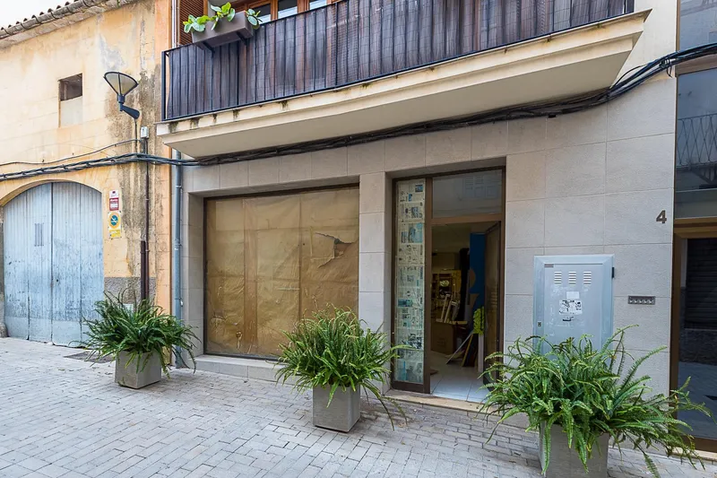 Commercial premises in the heart of Manacor — photo 1