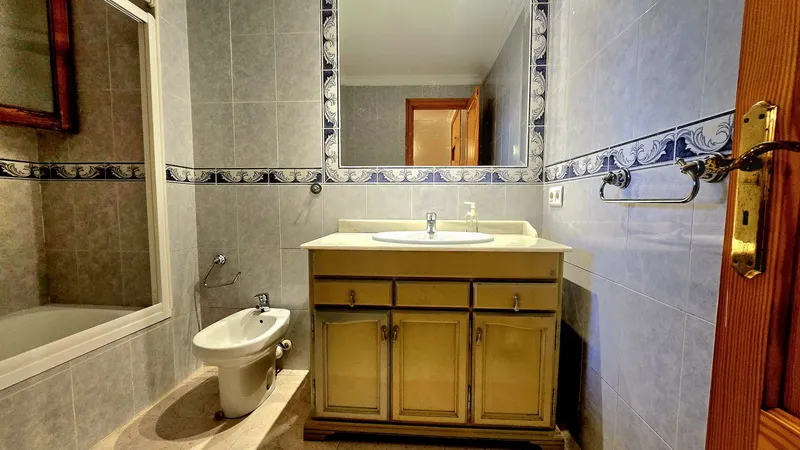 Spacious 3-bedroom apartment — photo 5