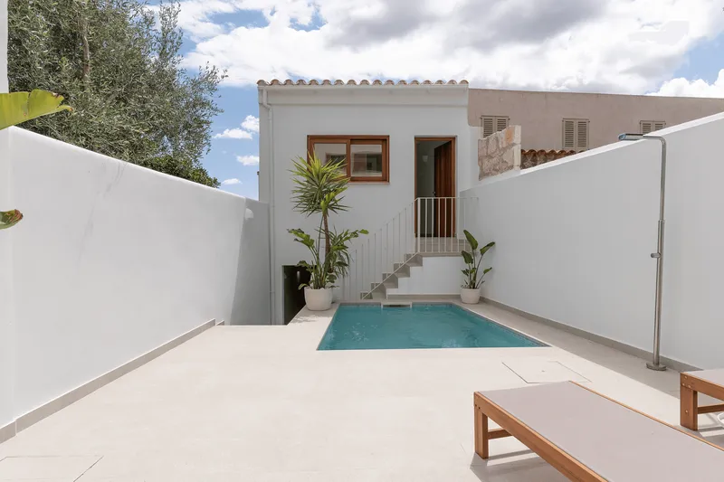 Renovated townhouse with pool in Arta — photo 1