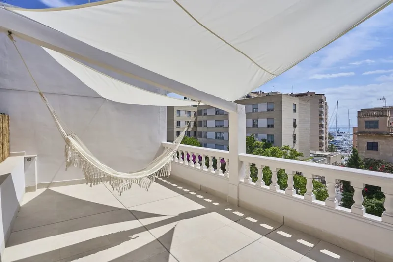 Ref 2024; Renovated penthouse with sea views for sale in El Terreno — photo 1