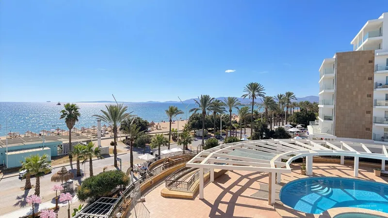 Apartment with a Stunning View on the Beachfront — photo 9
